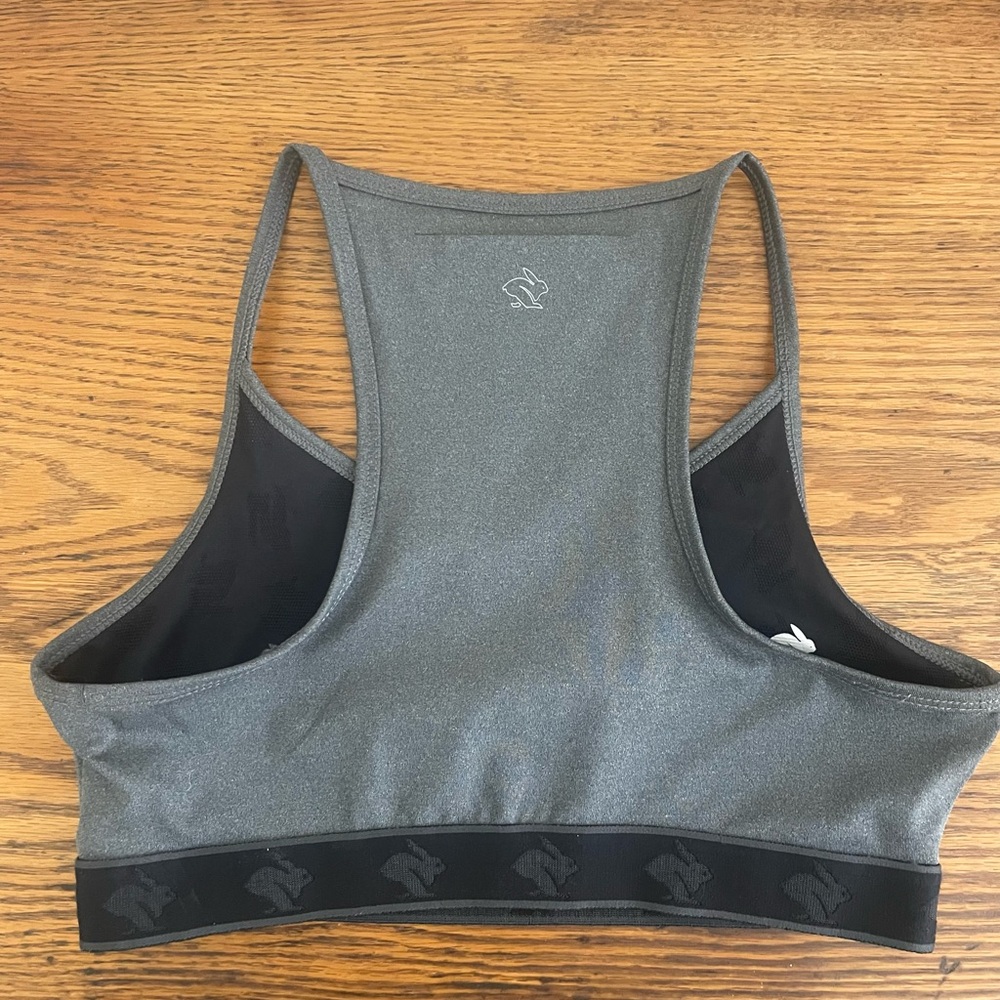 Rabbit Strappy Pocket Bra Gray  Bra with Black Accents Like new size Medium - Picture 2 of 4